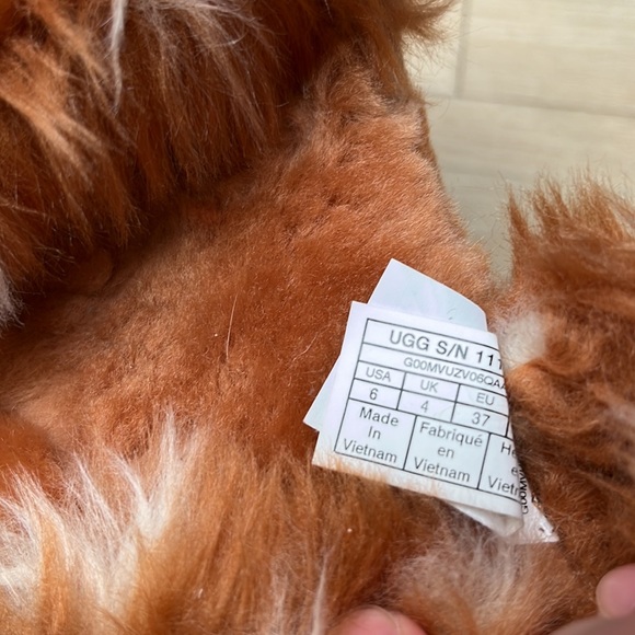 UGG Oh Yeah spots slippers, womens size 6 - Picture 8 of 8